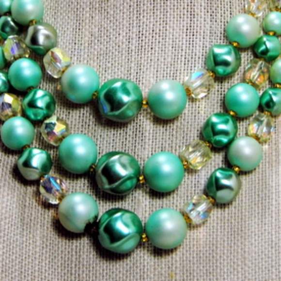 Necklace Multi Strand Bicone Green With Cystals - Picture 3 of 4